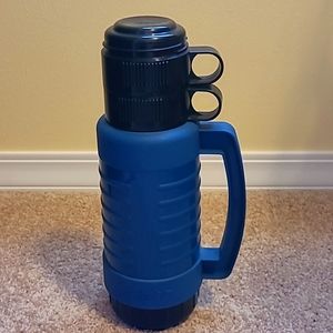 Aladdin Thermos with Double Cups